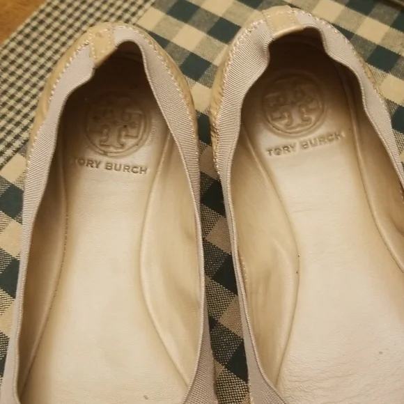 Tan leather Tory Burch ballet flats. Size 7 - Picture 3 of 9
